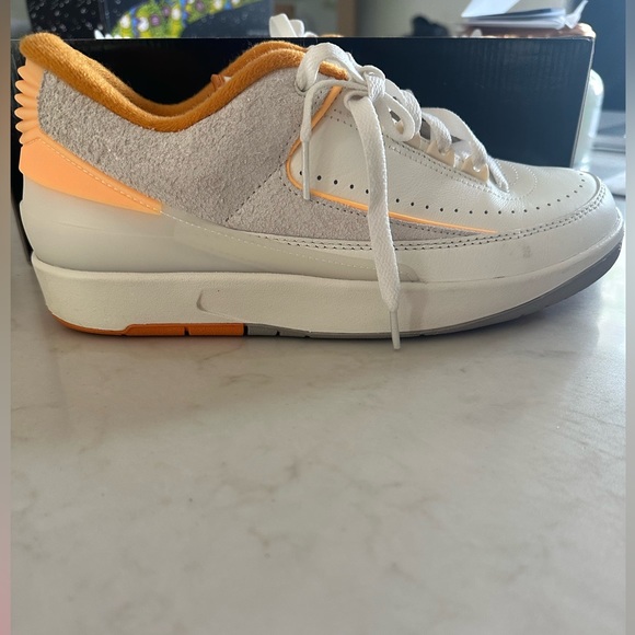 air jordan 2 retro low - Picture 3 of 6